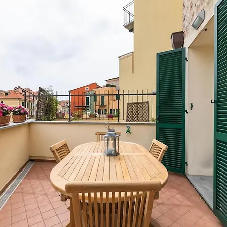 Apartment Del Borgo Di Mare Wifi Aria Cond Possibilita Di Box Noli