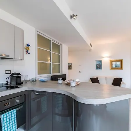 Del Borgo Di Mare Wifi Aria Cond Possibilita Di Box Apartment Noli