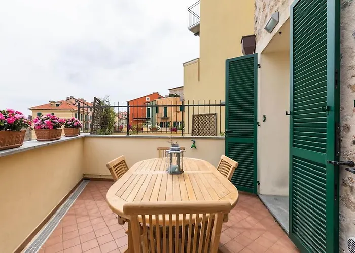 Appartement Del Borgo Di Mare Wifi Aria Cond Possibilita Di Box Noli